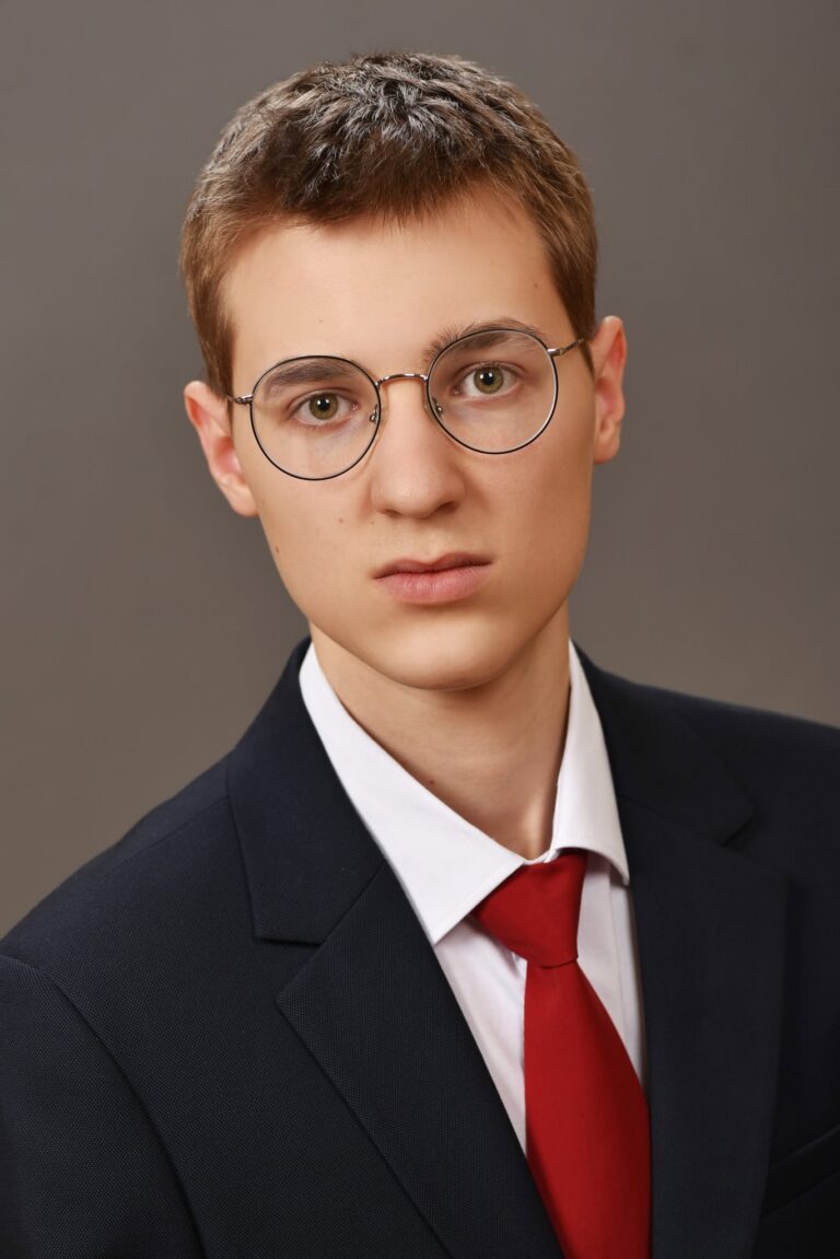 Várnai Hunor 12.A