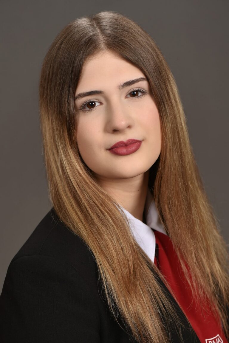 Csallóközi Izabella Vincencia 12.D